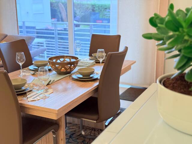Modern Comfort 2 bedroom Apt w balcony&parking-Mam 1 — photo 10