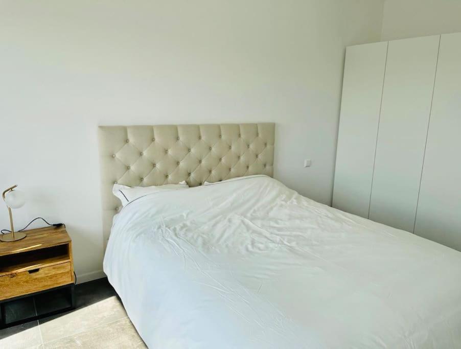 Large 1 bedroom in center with Terrace & Parking – 67B — photo 8
