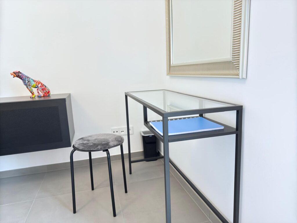 Charming one bedroom flat with terrace-BELV1 — photo 10