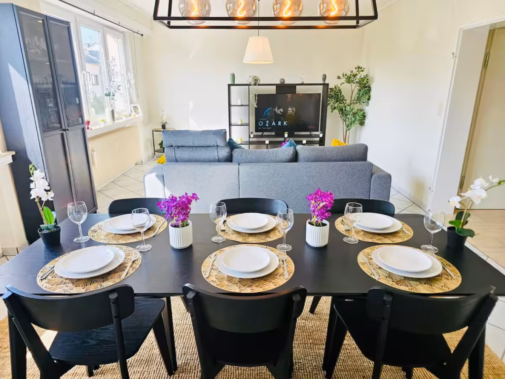 Chic Urban Stay 2BR with parking-BEL4 — photo 7