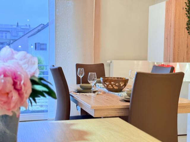 Modern Comfort 2 bedroom Apt w balcony&parking-Mam 1 — photo 8