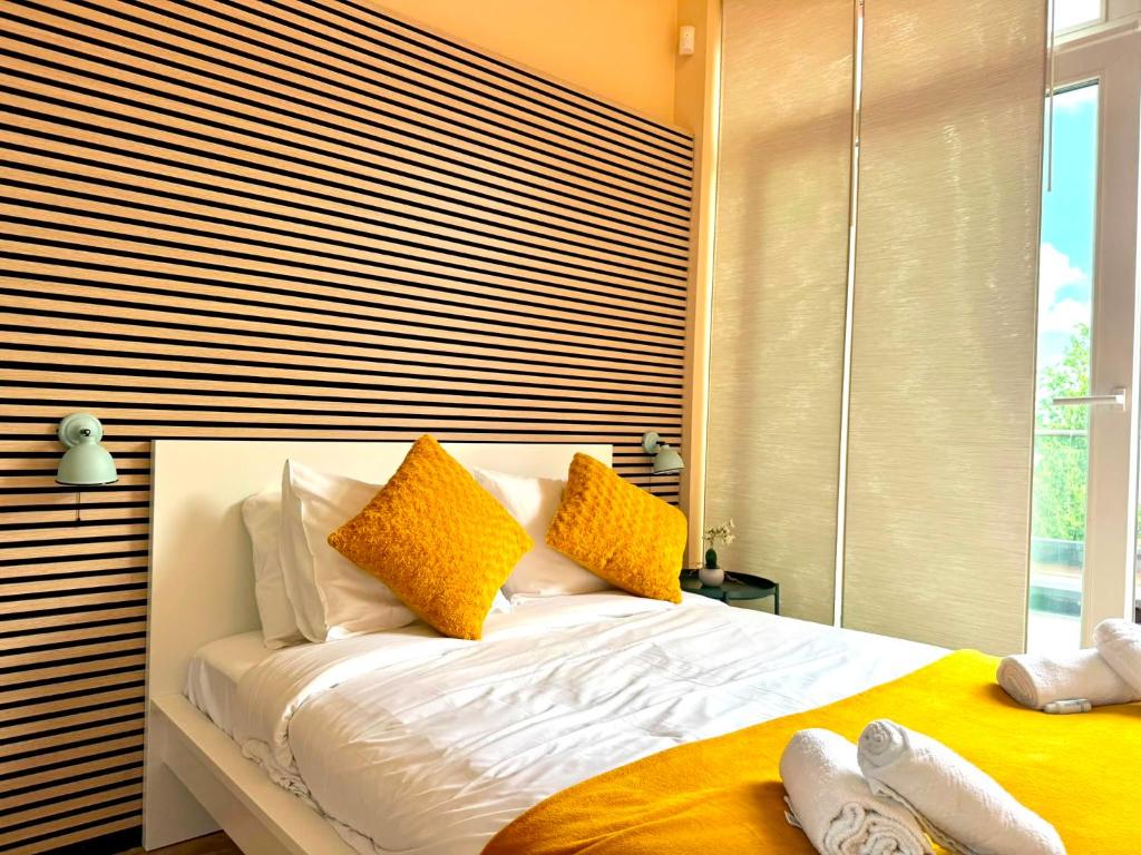 Modern Brand New 1 BR Apartment with 3 beds in Luxembourg City with Terrace-BON45C — photo 10