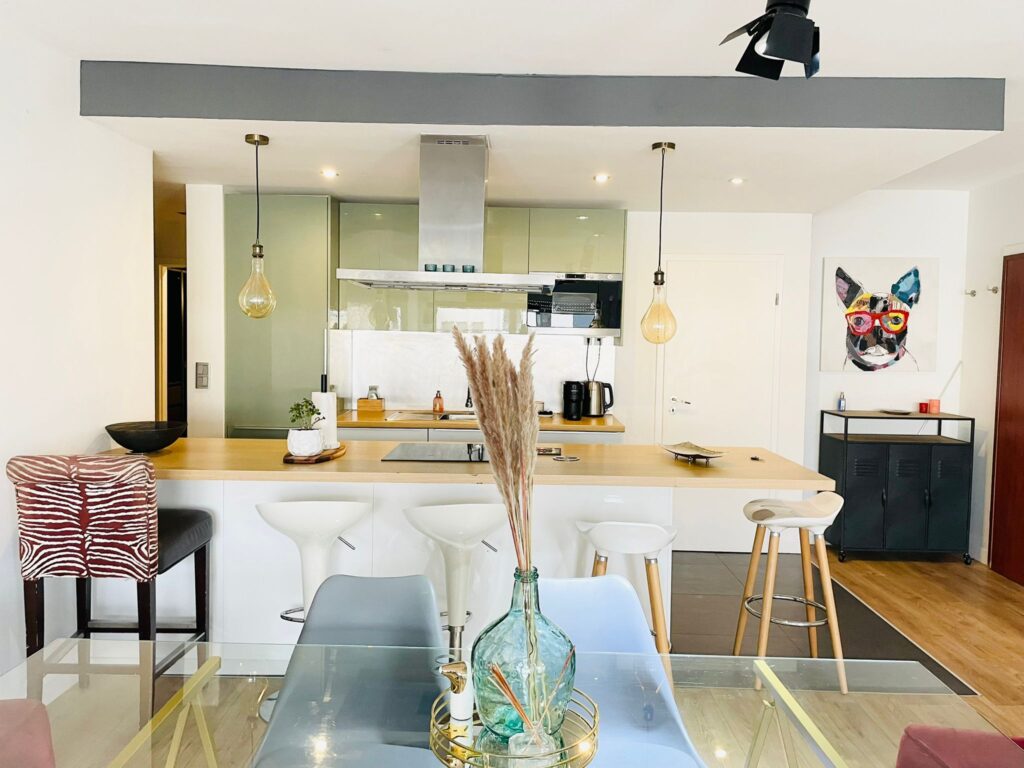 City Lights 2 bedroom with parking-22 — photo 9
