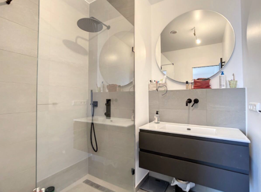 New & Large 1 bedroom in Center- terrace & parking- Chiny 1 — photo 10