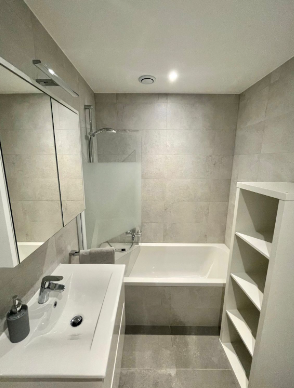New and luxury 3 bedrooms. Parking place included -142 92 — photo 7