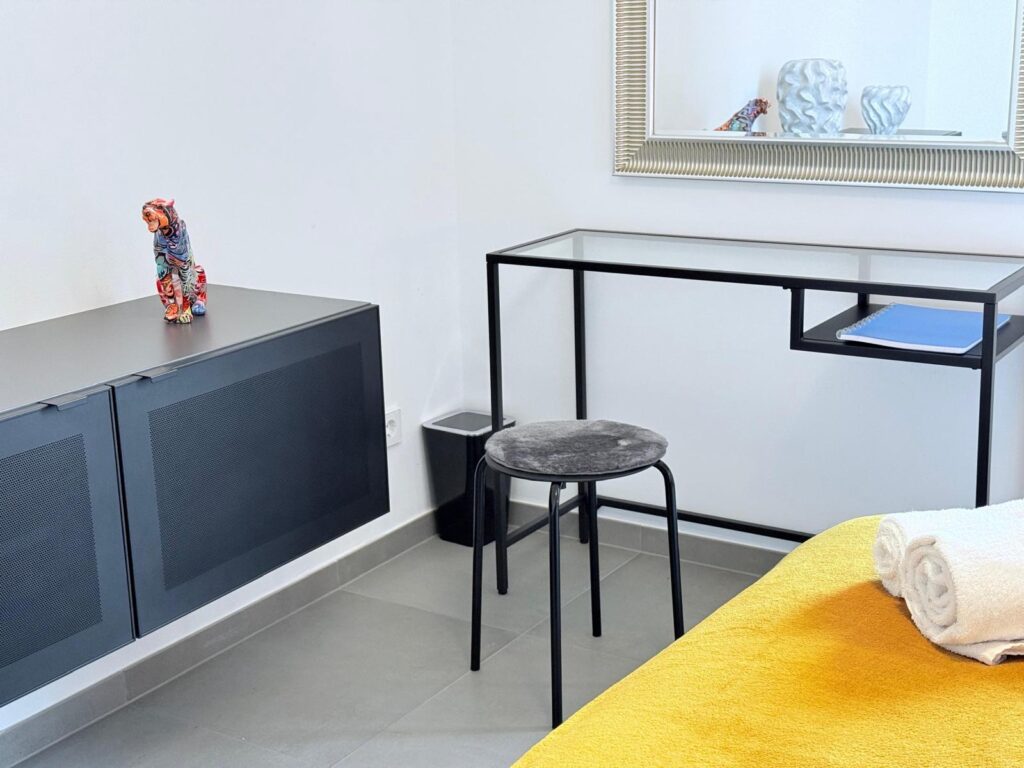 Charming one bedroom flat with terrace-BELV1 — photo 9