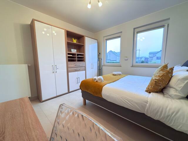 Modern Comfort 2 bedroom Apt w balcony&parking-Mam 1 — photo 15