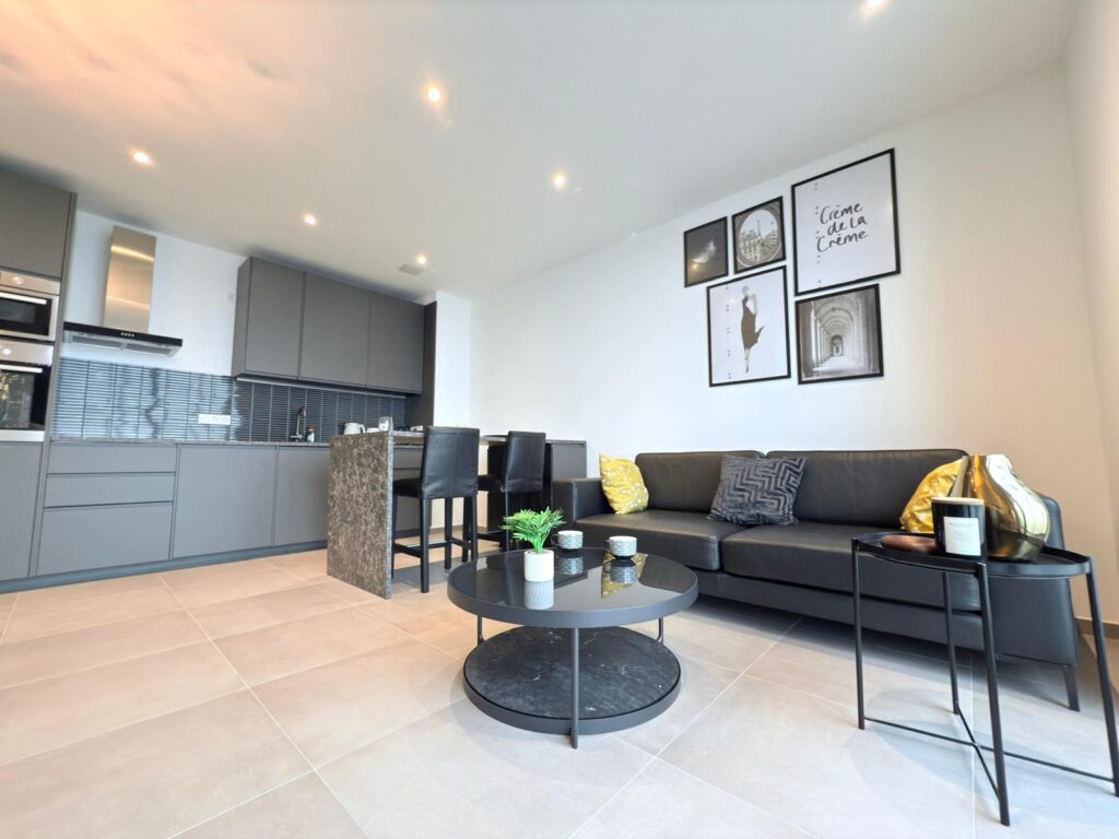 Charming one bedroom flat with terrace-BELV1 — photo 3