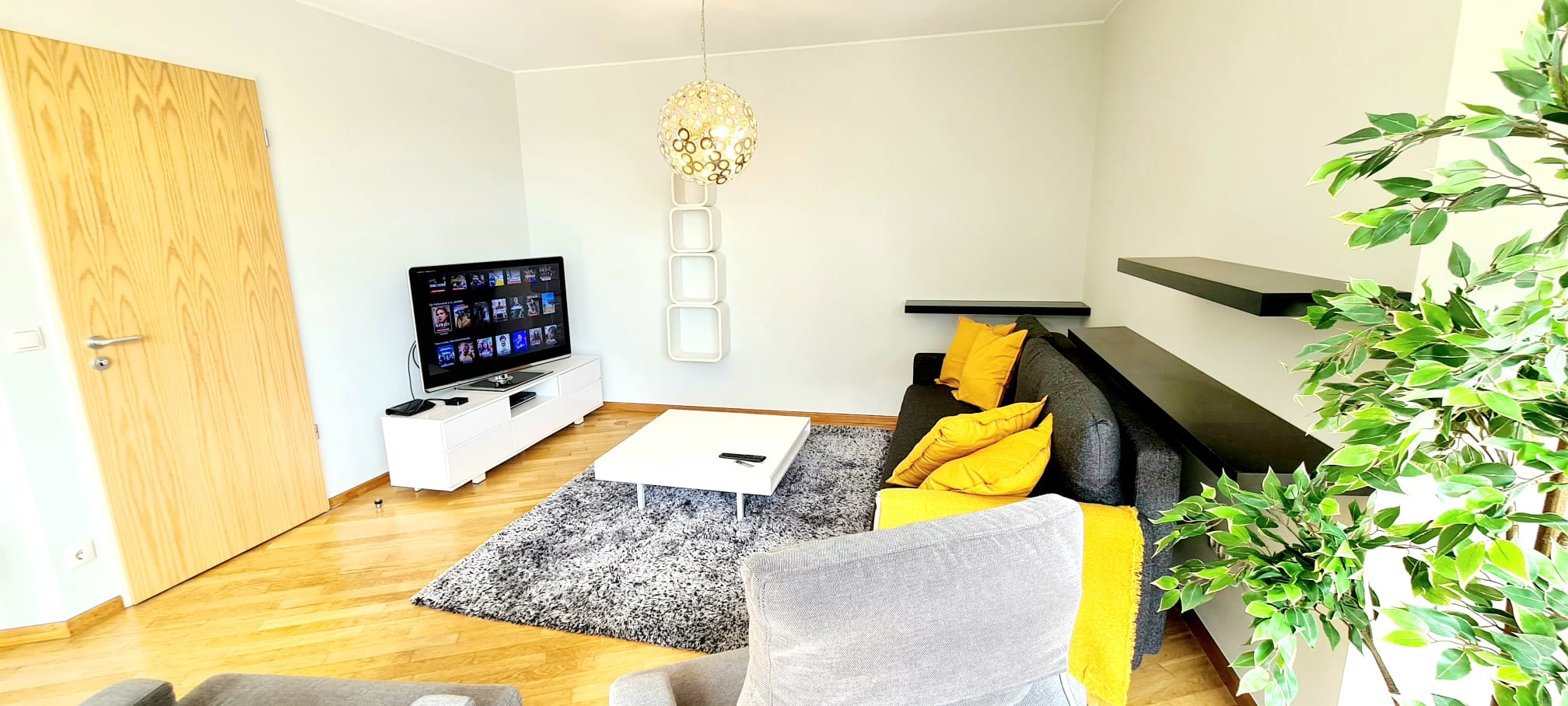 Luxury one bedroom flat with parking&balcony -Cent 2 — photo 1