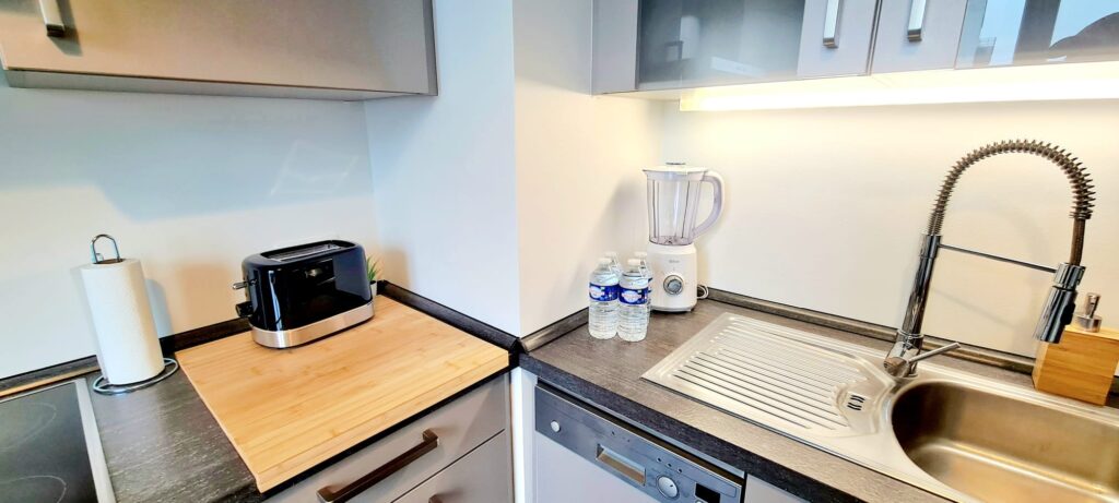 Luxury one bedroom flat with parking&balcony -Cent 2 — photo 9
