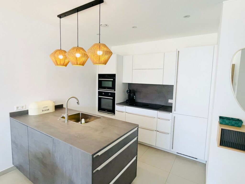 Luxury 1 bedroom in Center with Parking -5 — photo 6